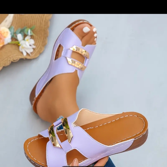 Lavender Sandals Size 10 1/2 - Picture 2 of 2